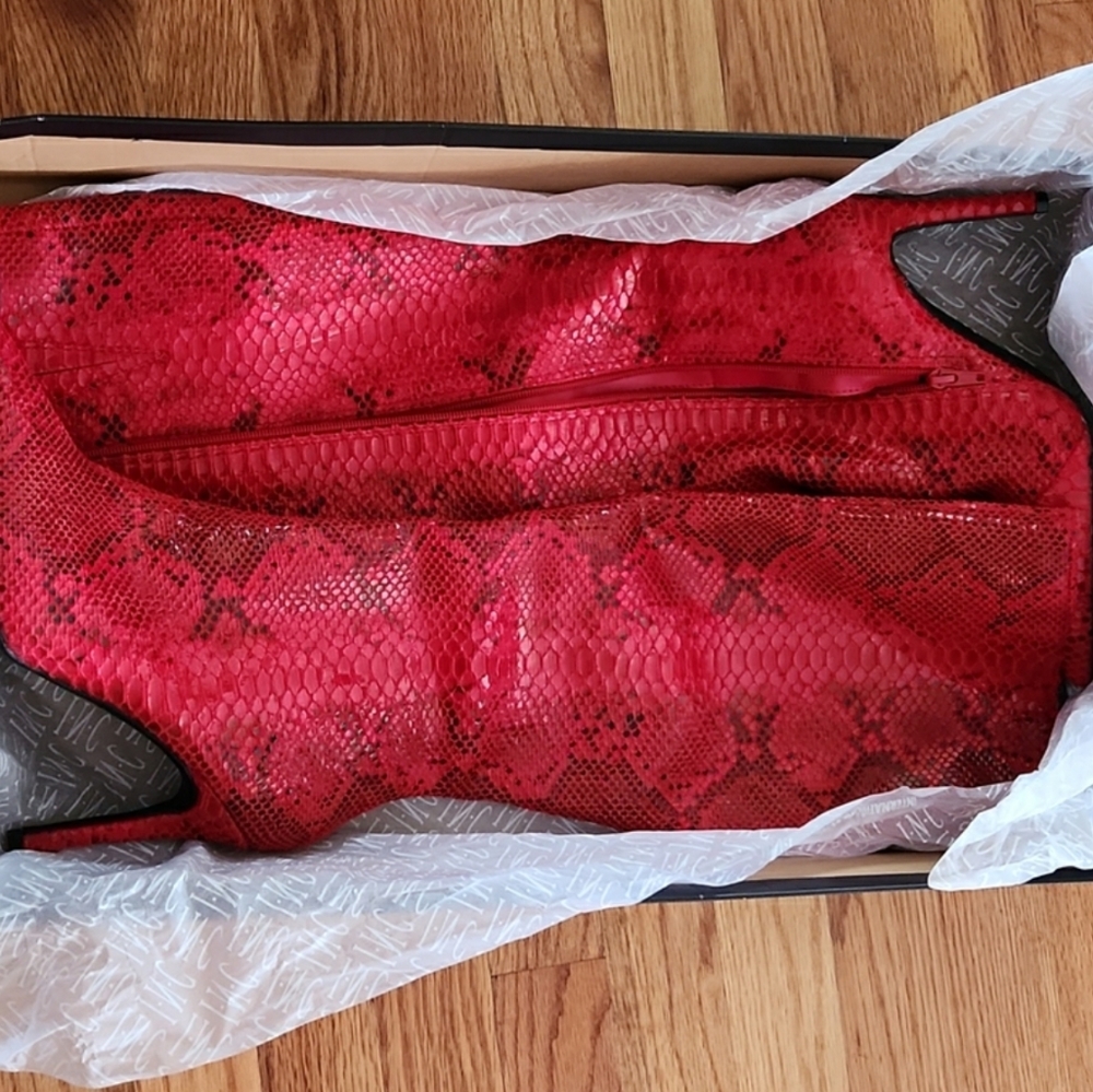 NWT Christmas Red Snakeskin Knee High Leather Boots - Picture 6 of 16